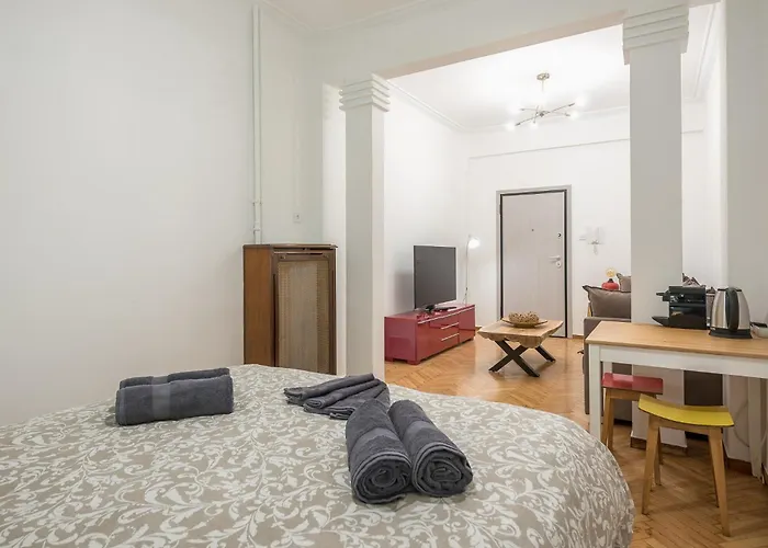 Stylish Luxury Apartment At Ampelokipi Metro Station
